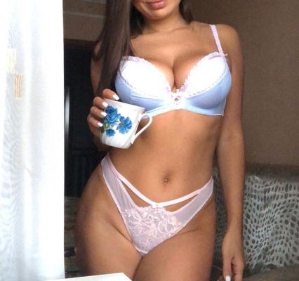 Снять девушку (Виктория, рост: 168, вес: 60)