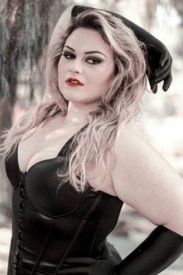 практикующая госпожа Массажистка, рост: 167, вес: 70